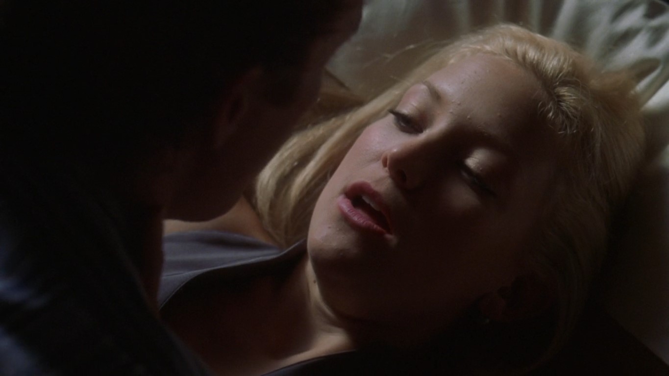 — Слишком быстро... Хочу, чтобы ты уважал меня.
— Уважаю. А ты меня?
— Уважаю, если меня уважаешь.