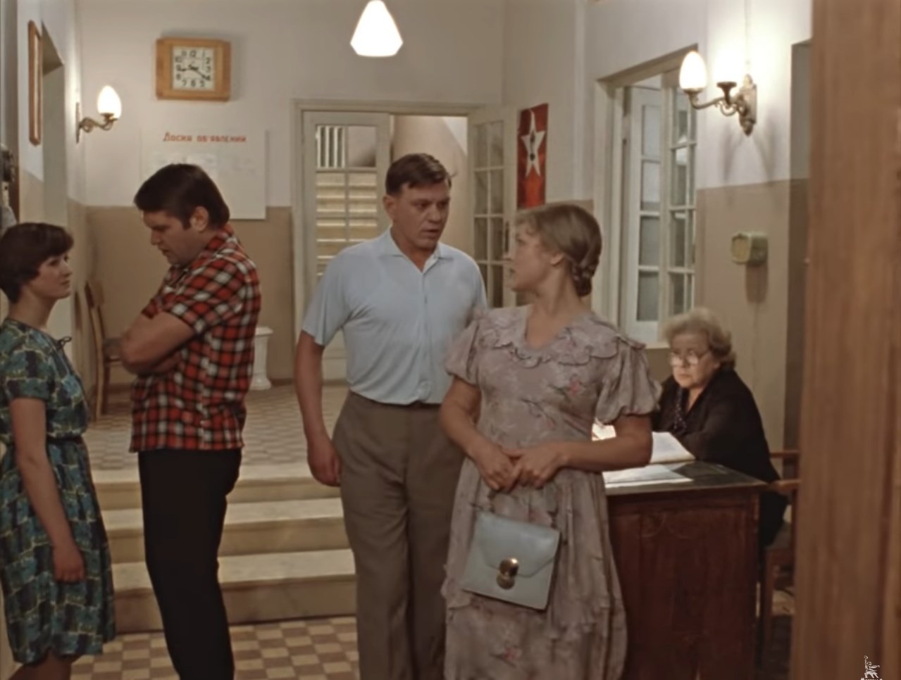 — Мы в концерт идем!
— Э-эх... В концерт! Тоже мне москвич, называется!