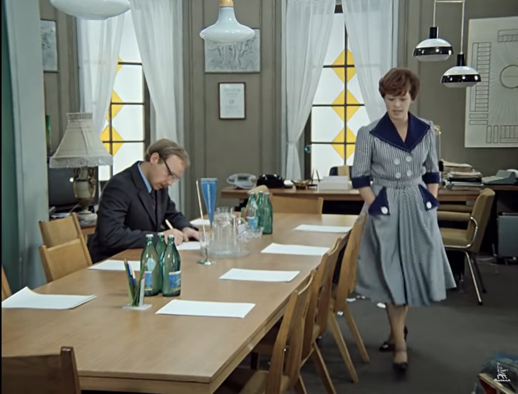 — Плохо учились в школе? Я так и знала, что вы — бывший двоечник!
— Оставим в покое моё тёмное прошлое.