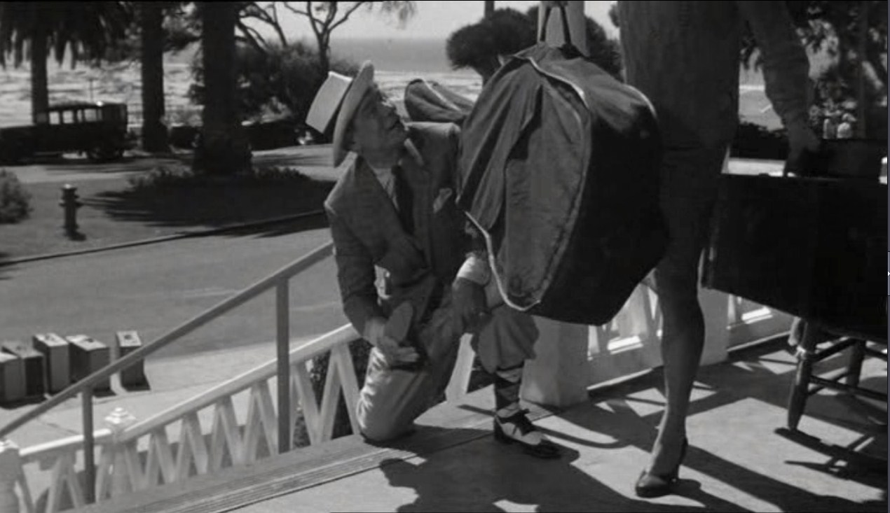 — Перед вами Озгуд Филдинг Третий!
— А я Золушка Вторая!