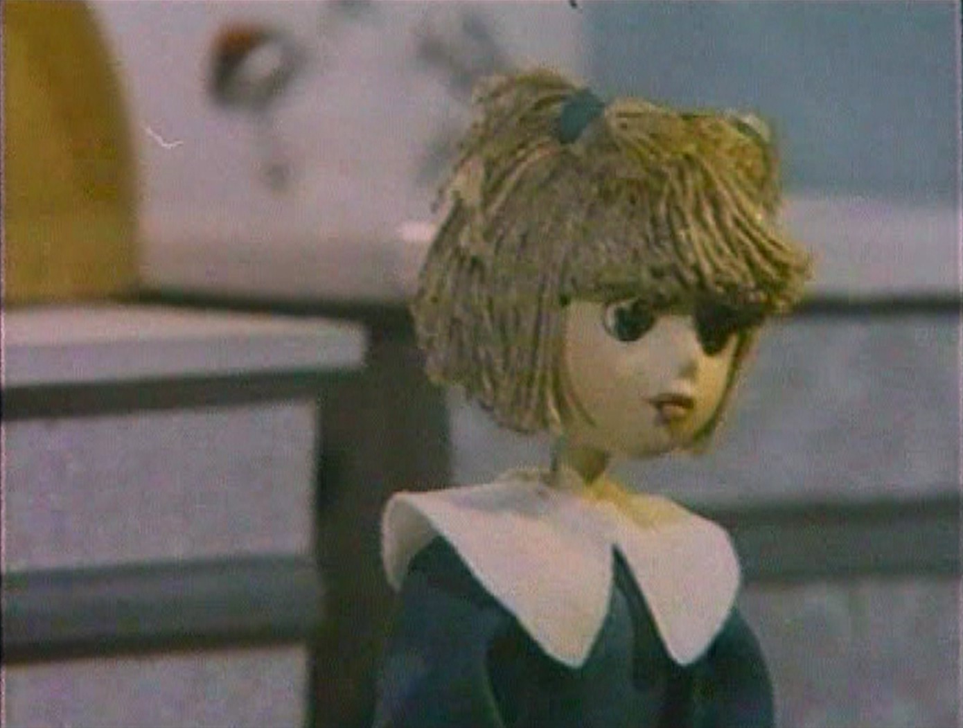 Наташа Домовёнок Кузя — Вот так сказка! Жил-был домовой, жадный-прежадный.
— Я не жадный, я домовитый!