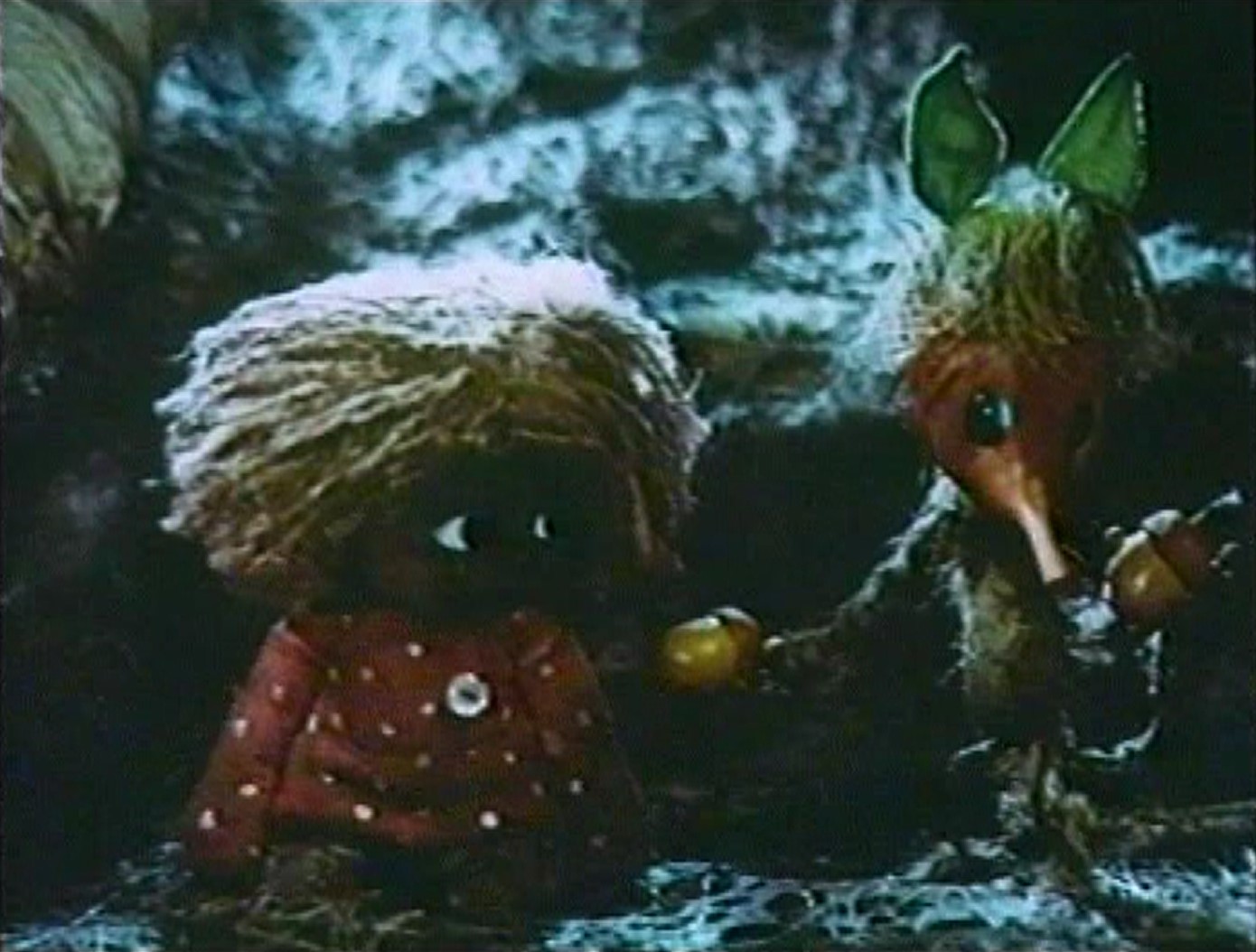 Пожалейте сироту бесприютную! С малых лет жил в людях, ел не досыта, спал без просыпа… Недосыпал, в общем, я.