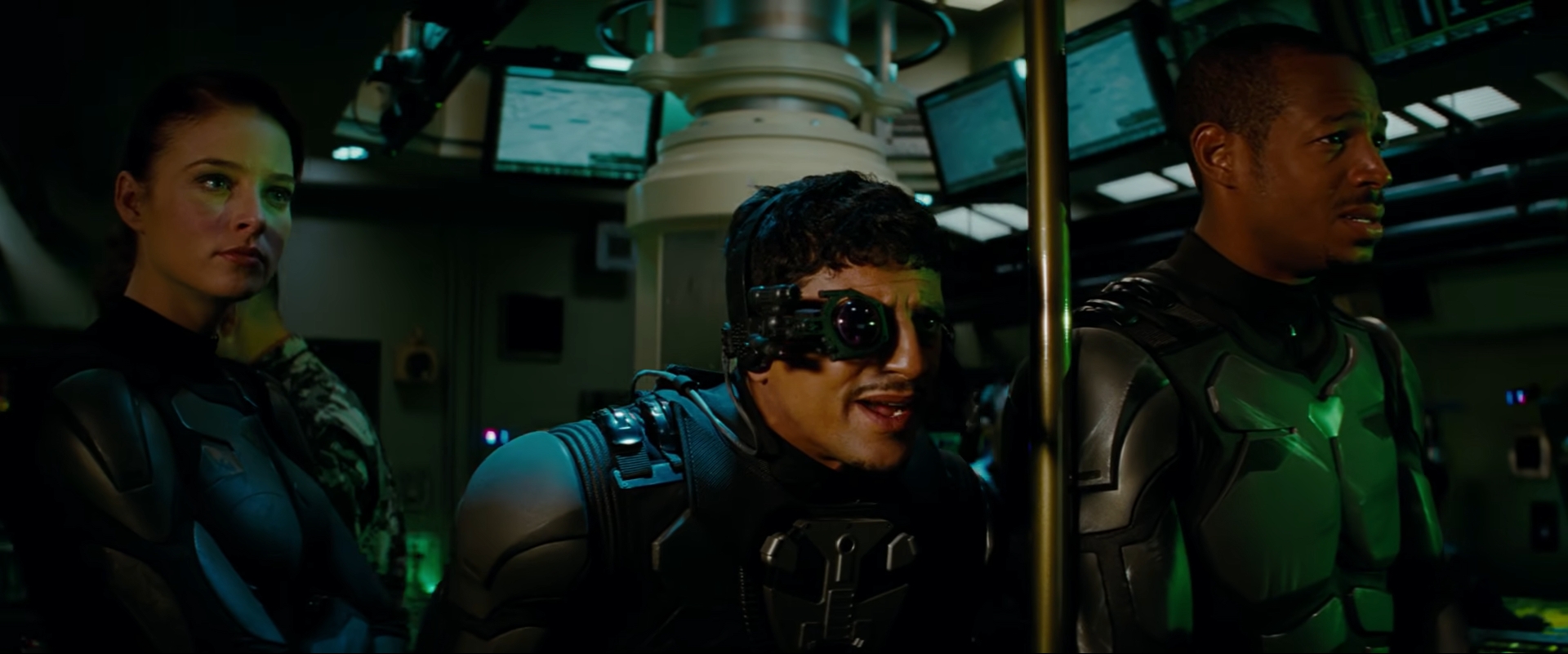 — Найти здесь базу МакКаллена всё равно, что иголку в космосе!
— Там стог сена!
— Да, верно, как стог сена в космосе!