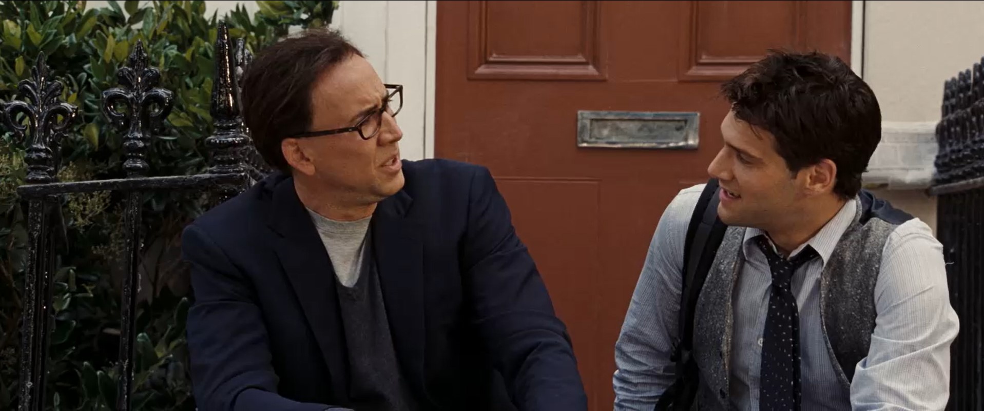 — Хватит обо мне. Что новенького?
— Ну... Эбигейл выставила меня, я живу у отца, а наш предок убил Линкольна.
— Отлично!