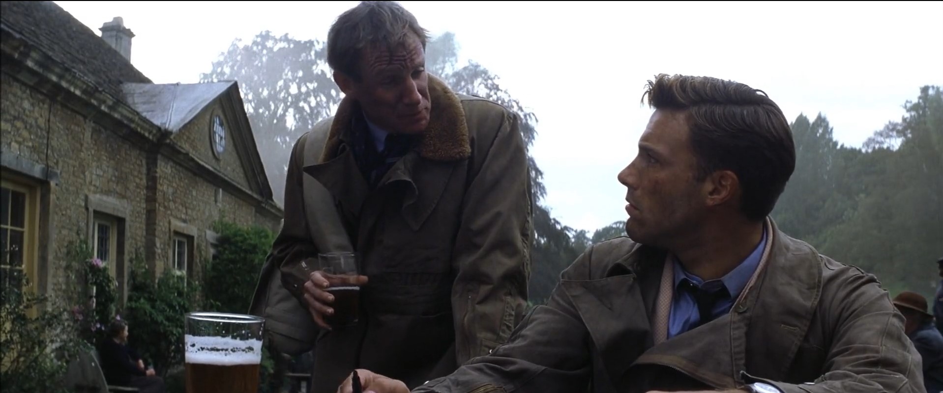 капитан Лоу Многие осуждают вас, янки, за то, что вы не вступаете в войну. Но я хочу сказать, что если у тебя на родине все такие, как ты, да поможет Бог тому, кто осмелится вступить в войну с Америкой.