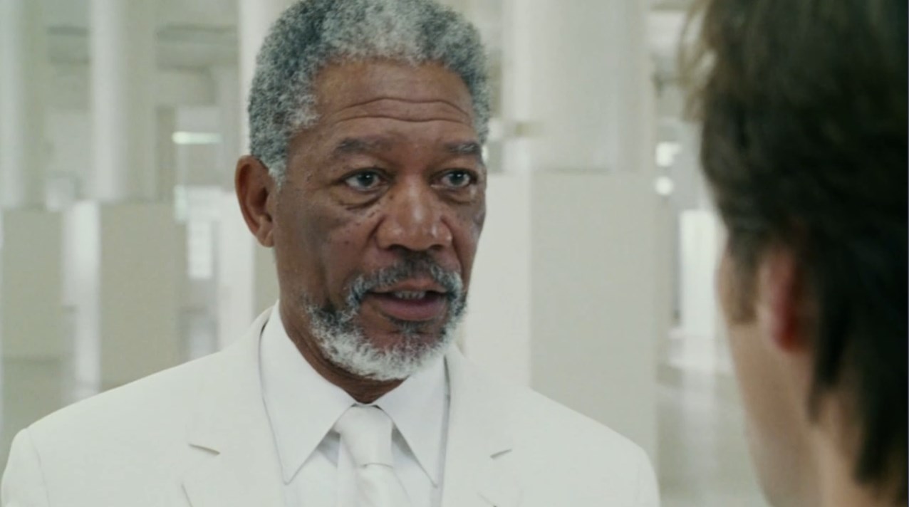 — Постой, постой, не подходи! Я серьёзно! Когда меня загоняют в угол, я зверею! Я не хочу тебя покалечить, но инстинктивно я это сделаю.
— В пятом классе тебя поколотила девочка.
— Да, но она была огромная. Она была второгодница.
— И тебя ослепило солнце...