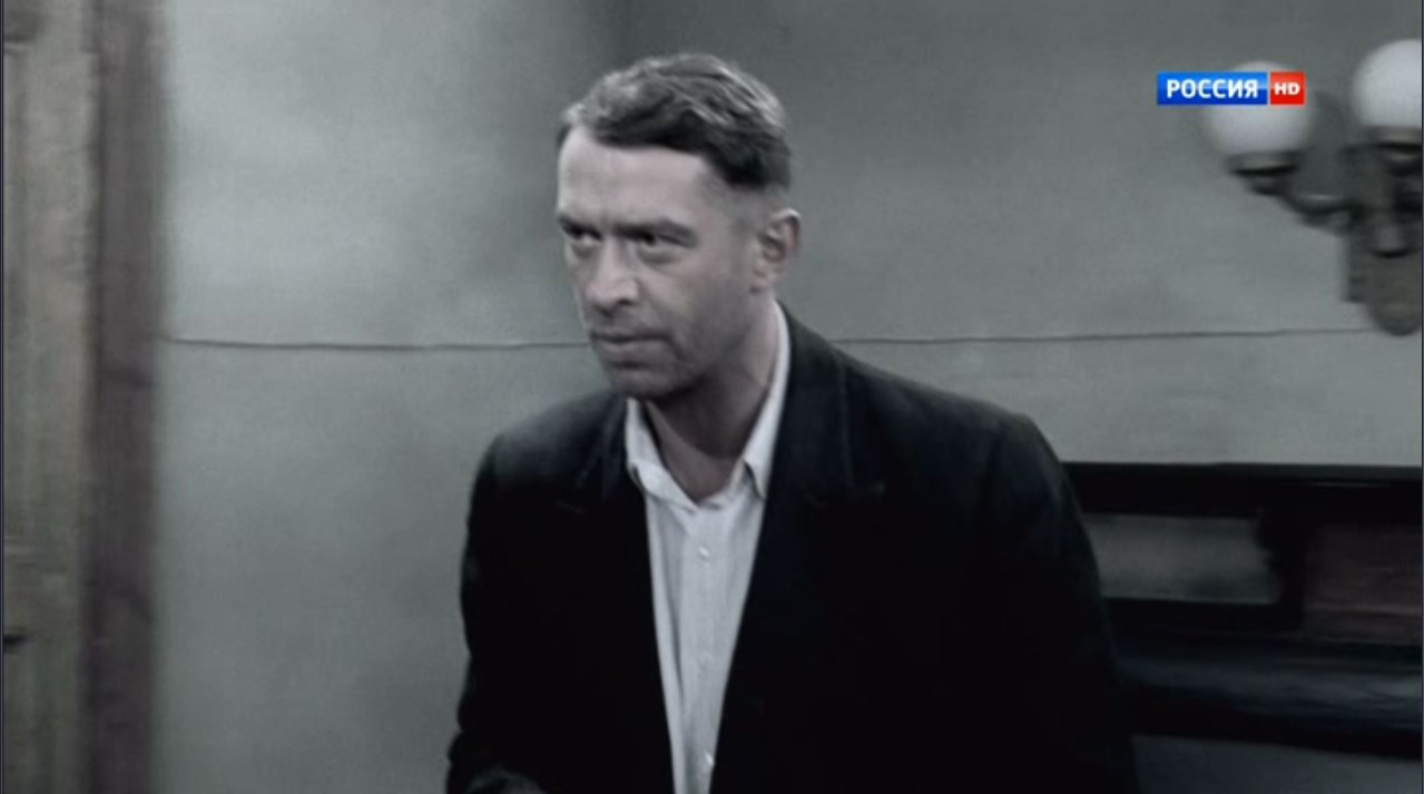 — Шо ты ходишь здесь как скипидарный? Туда — сюда, туда — сюда!
— Доктор сказал ходить — ходю! Полезно для здоровья!