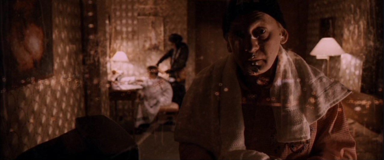 Тьма скрывает недостатки. А людей без недостатков не бывает.