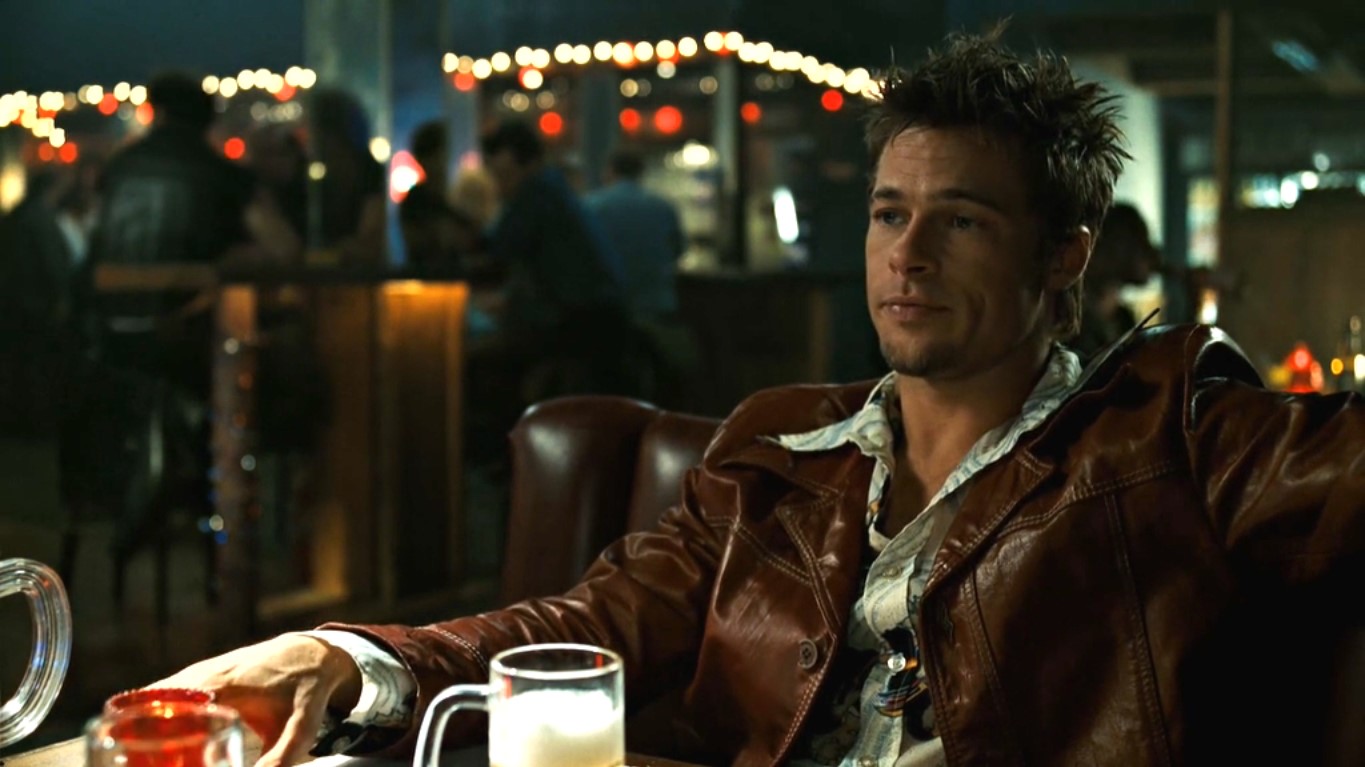 Кто мы такие? Мы просто потребители, одержимые внешней атрибутикой преуспевания. Война, голод, насилие — всё это не волнует. А волнует меня: знаменитости и скандалы, телевизор, где 500 каналов и чье имя на бирке моих трусов.