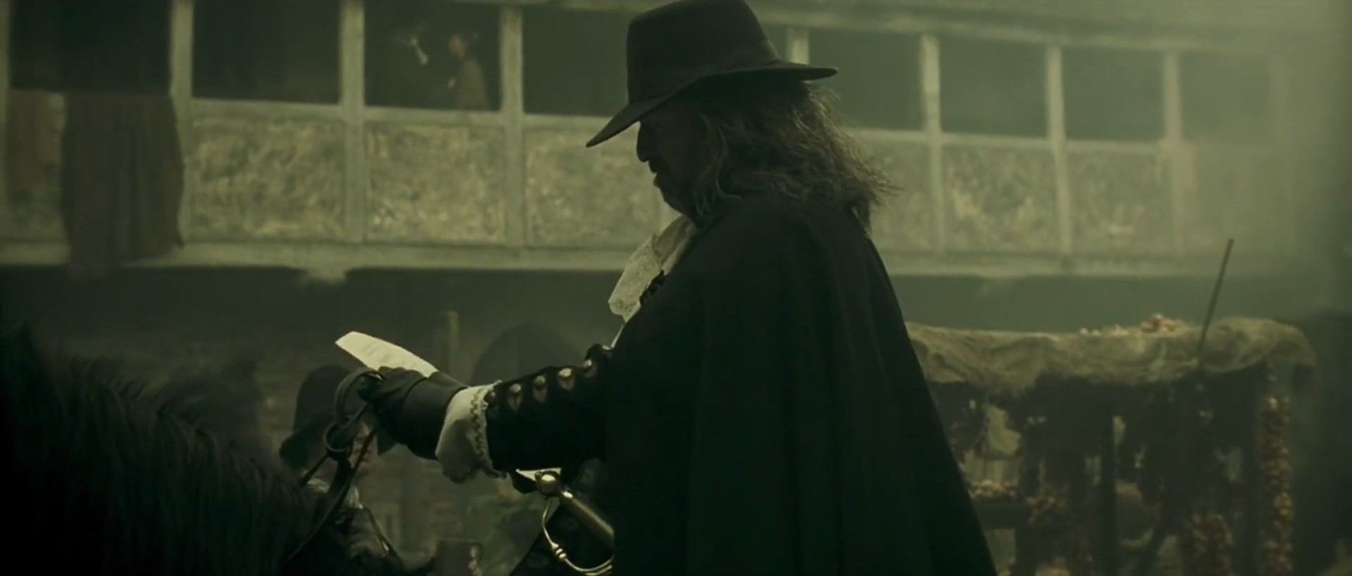 — Если он сильно пьян, всё будет очень просто. Если же он немного выпивший — будьте осторожны.
— А если он трезв?
— Значит это не он.