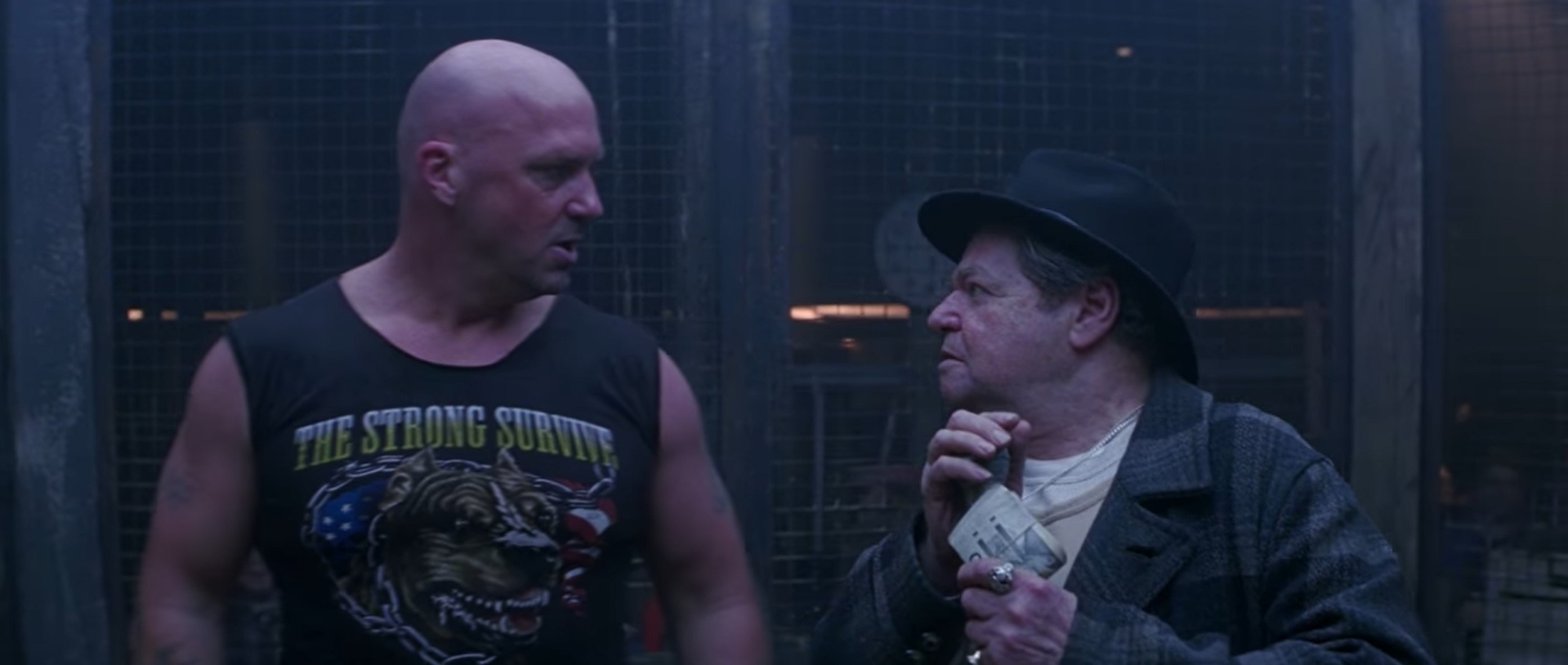 ведущий (Emcee) Стю (боец на ринге) — Что бы ты не делал, не бей его ниже пояса.
— Почему?
— Он принимает это слишком близко к сердцу.