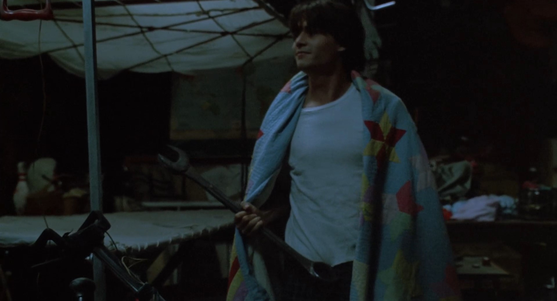 Когда ты угодил в шторм, обратной дороги нет.