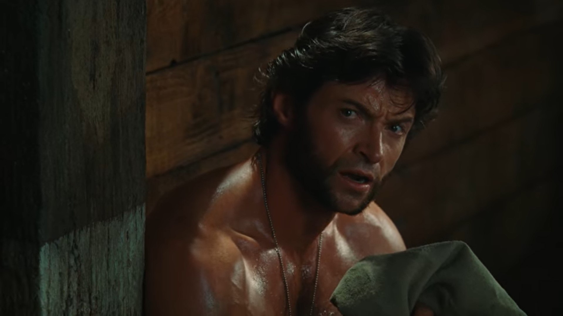 Сынок, ты бы прикрылся, а то мою старуху инфаркт хватит.