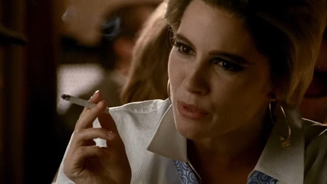 — Ты такая классная, почему мы так мало общаемся?
— Это из-за губ.
— Из-за губ?
— Да, моим не в пору целовать зад Энди Уорхола.