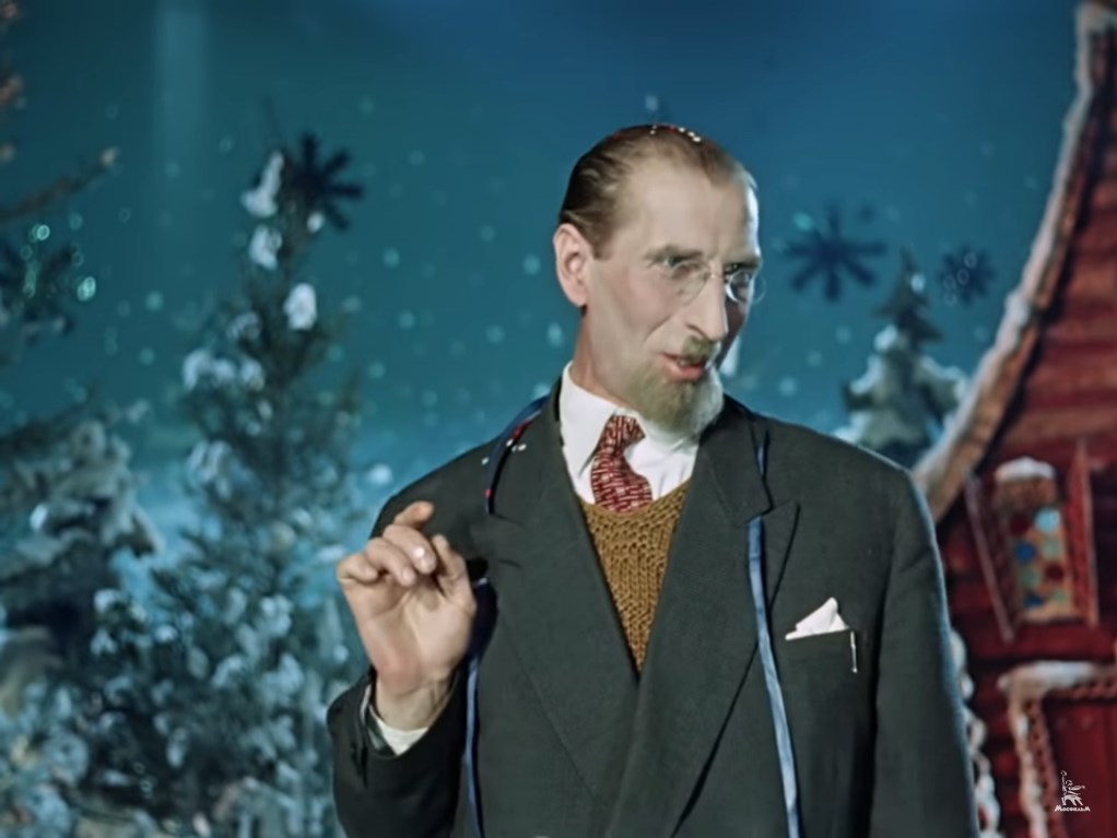 Товарищи! Всех вас, интересует вопрос: есть ли жизнь на М-марсе? Прошу всех взглянуть на небо! Снизу звёздочки кажутся маленькие-маленькие. Но, стоит только нам взять телескоп и посмотреть вооружённым глазом, то мы уже видим две звёздочки, три звёздочки, четыре звёздочки... Лучше всего, конечно, пять звёздочек!