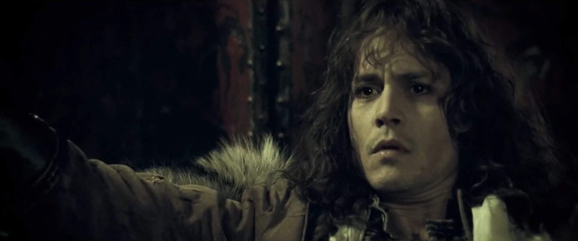 Говорят, мужчина влюбляется трижды: первая — это юношеское увлечение, на второй он женится, третья — ваша предсмертная подруга... Почуяв её, вы чуете могилу...