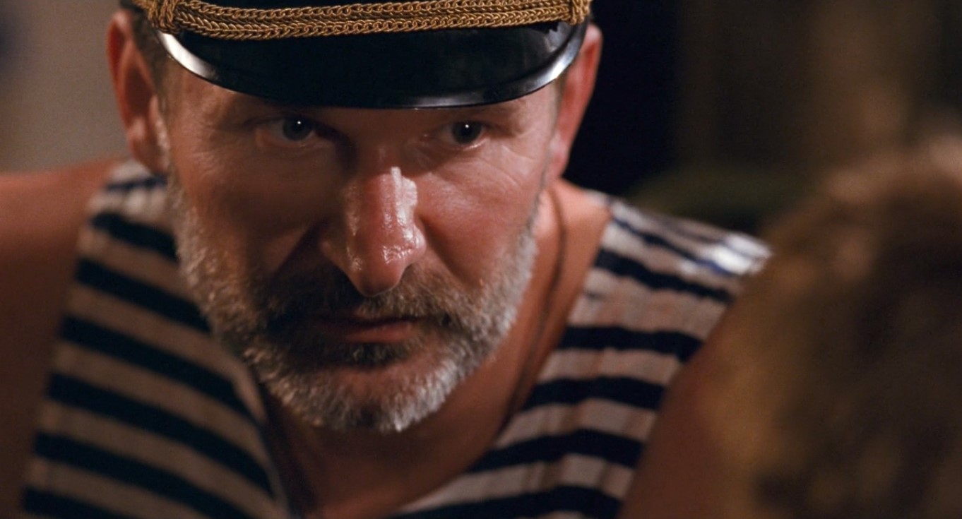 — Бак пустой.
— Ясно. Опять соляру налево сливал?
— Чё сразу сливал?... Ну слил... Пол бака. Но пол бака нам до Японии хватит?
— А чего он тогда пустой?
— А я откуда знаю?
— Вот! Потому что предупреждать надо! Я тоже пол бака слил. А пол бака и пол бака — это по-любому бак же получается!