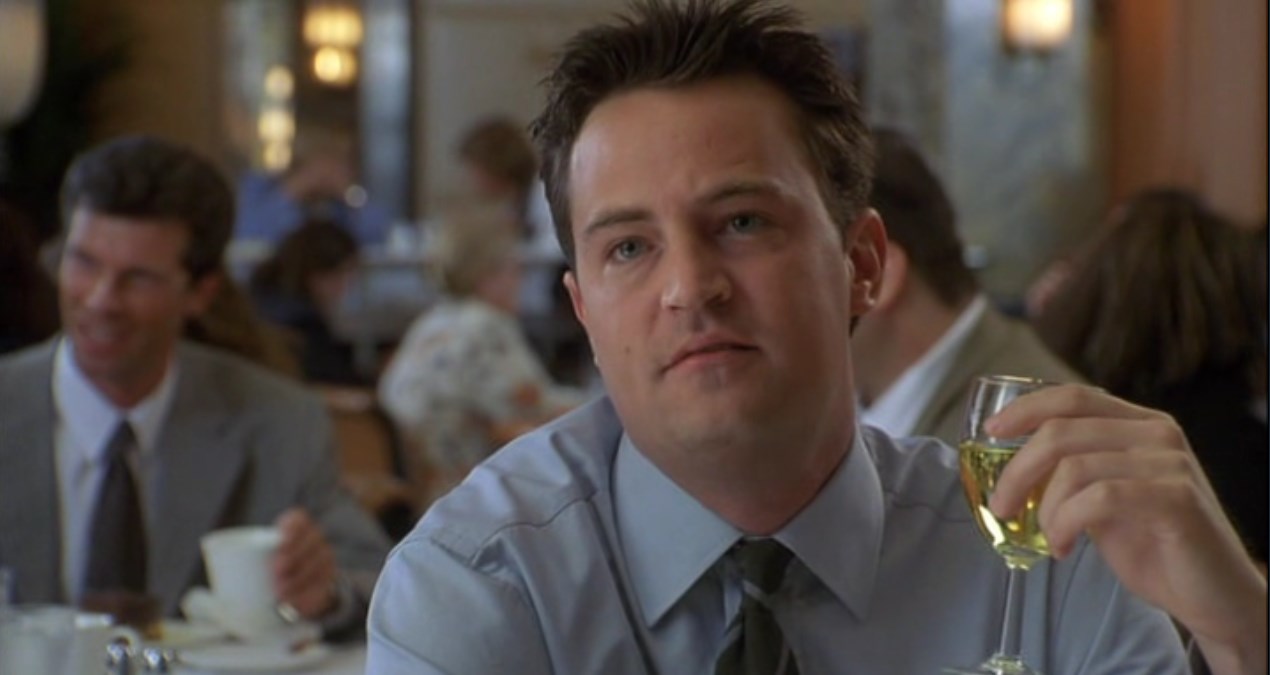 — Всё, у меня встреча. Когда освобожусь, забегу к тебе в отель. А пока пообещай — не делать глупостей.
— А разве я склонен?
— Ты ведь женился на Софи?