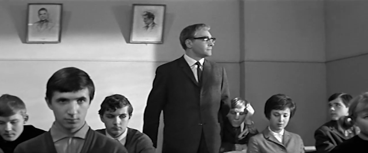 То и дело слышу: «Жорес не учёл, Герцен не сумел, Толстой недопонял...». Словно в истории орудовала компания двоечников!